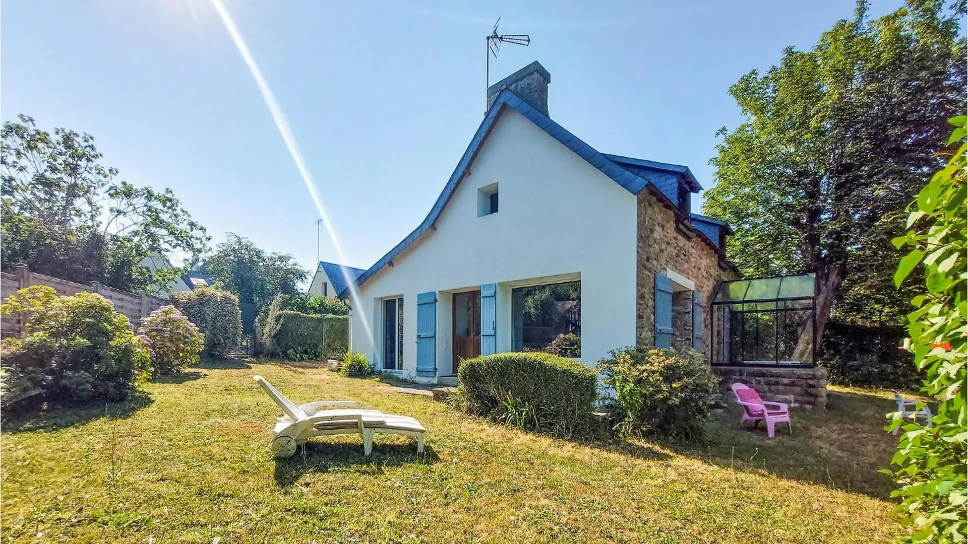 Holiday home 4 Bedroom Beautiful Home In Nevez France