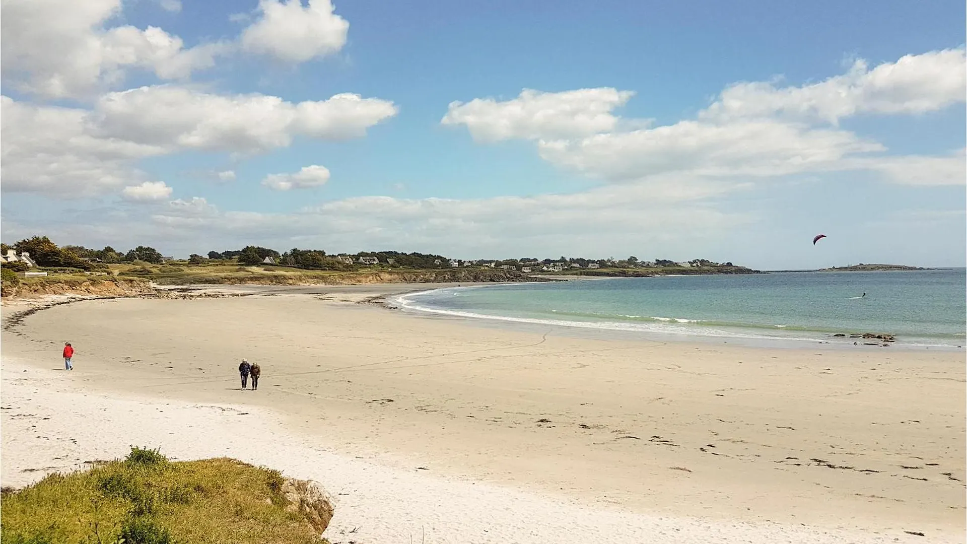 4 Bedroom Beautiful Home In Nevez Holiday home