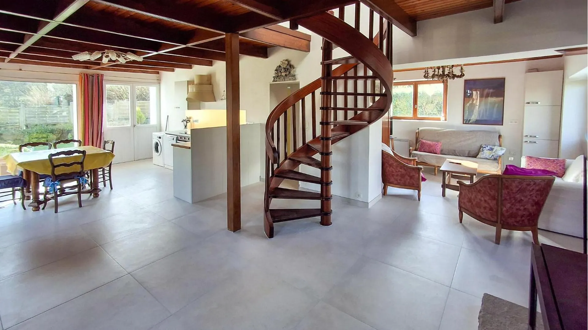 4 Bedroom Beautiful Home In Nevez France