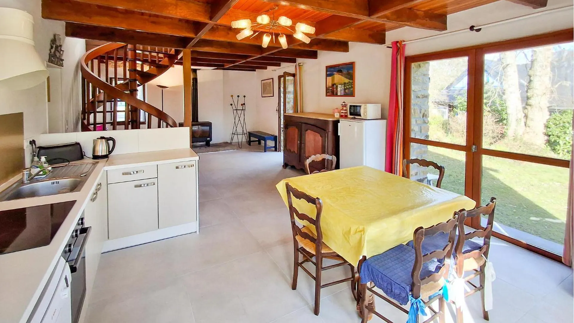 Holiday home 4 Bedroom Beautiful Home In Nevez France